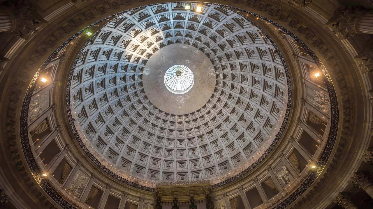 The dome of Piazza del Plebiscito