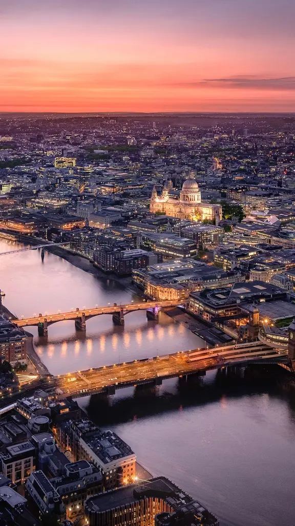 Au flux de la m&eacute;moire britannique