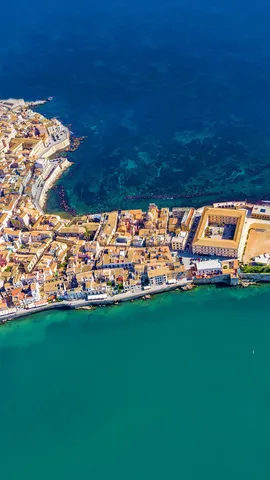 奥提伽，西西里岛锡拉库萨海岸附近的小岛，意大利