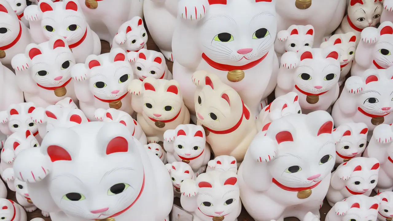 今日は招き猫の日