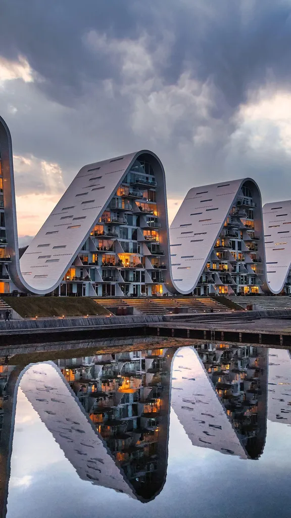 混凝土中铸造的波浪