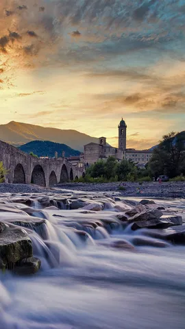 特雷比亚河的左岸便是