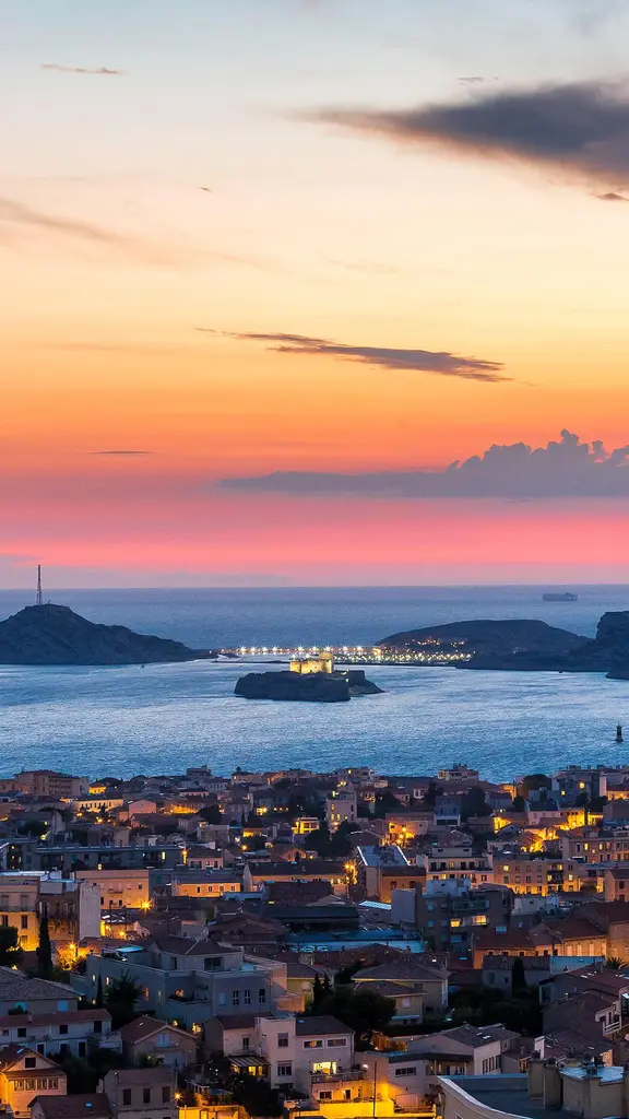 Awaiting the Olympic torch