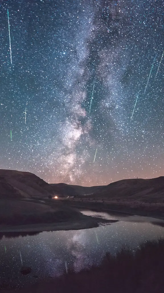 抬头看，它来了