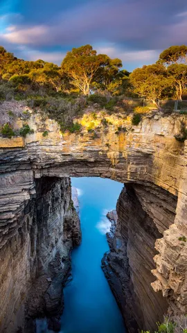 自然の岩のアーチ