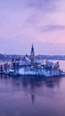 Isola perduta tra fiabe invernali