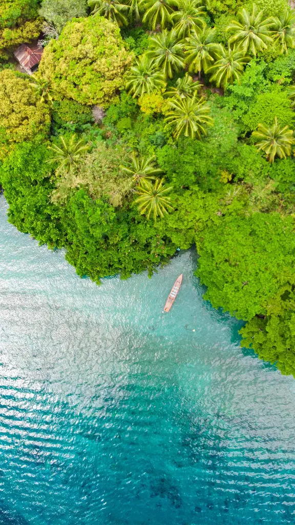 Blue lagoon of Pulau Ay, Banda Islands, Indonesia