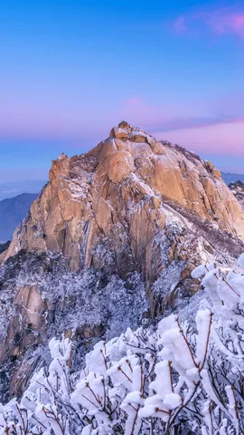 北汉山的花岗岩山峰