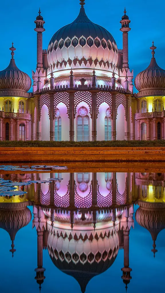 A dome-inant architecture