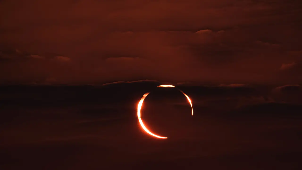 太陽と月のダンス