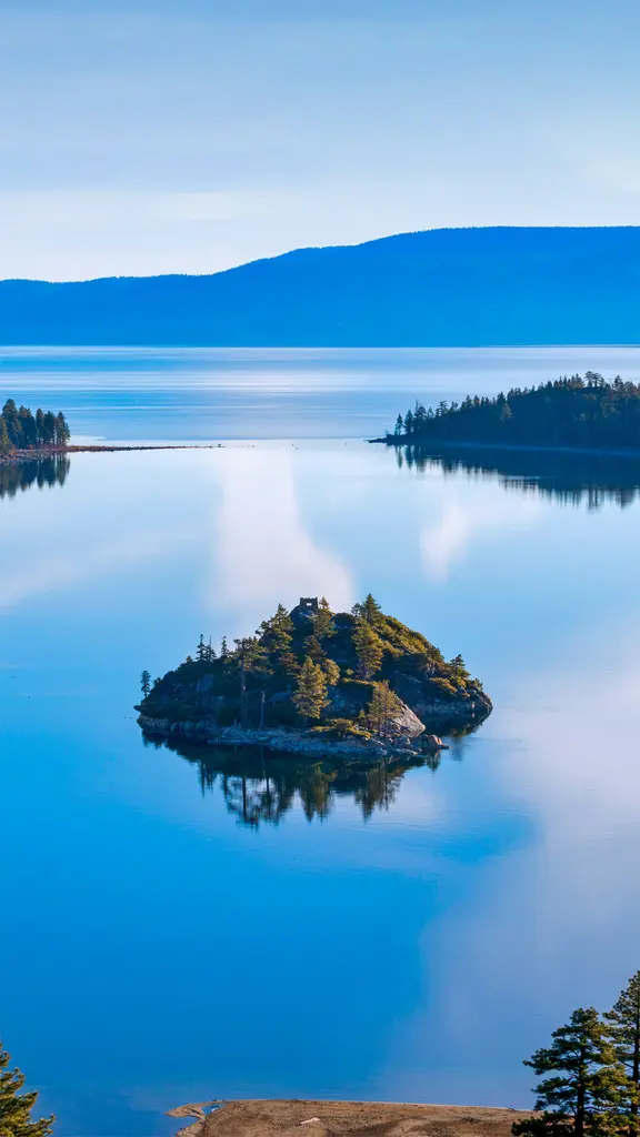 这座岛海拔超过一英里