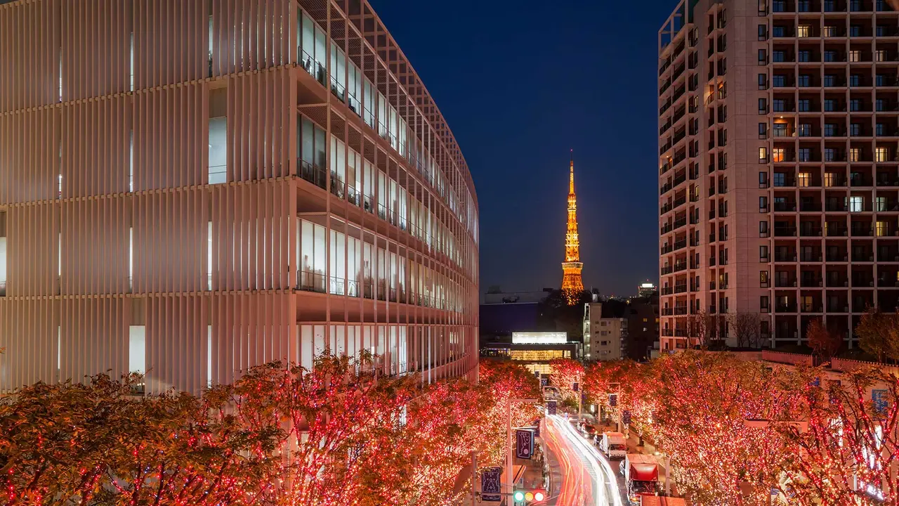 今日は東京タワー完工の日