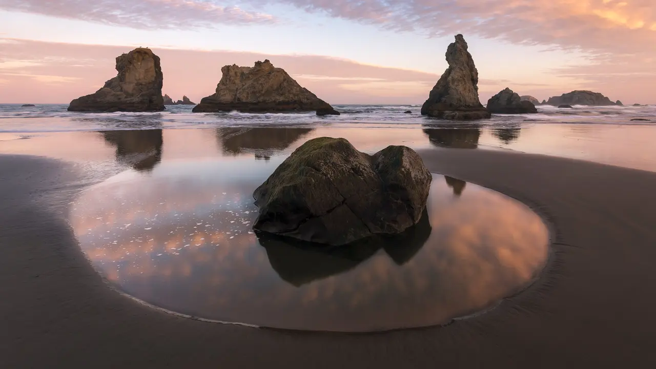 Sea stacks of Bandon Beach in Bandon, Oregon, United States
