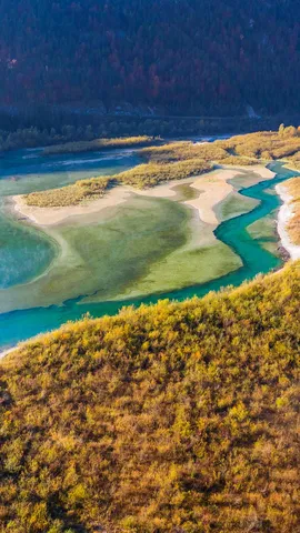 美丽清澈的河流