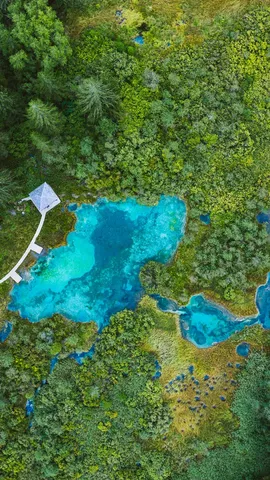 A lake that never freezes