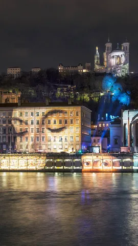 Une f&eacute;erie douce et lumineuse