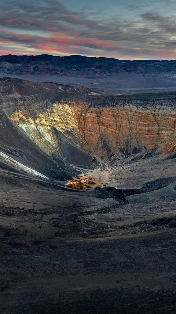死亡谷国家公园里的优比喜比火山口，加利福尼亚州