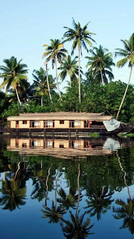 阿拉普扎的船屋，印度喀拉拉邦