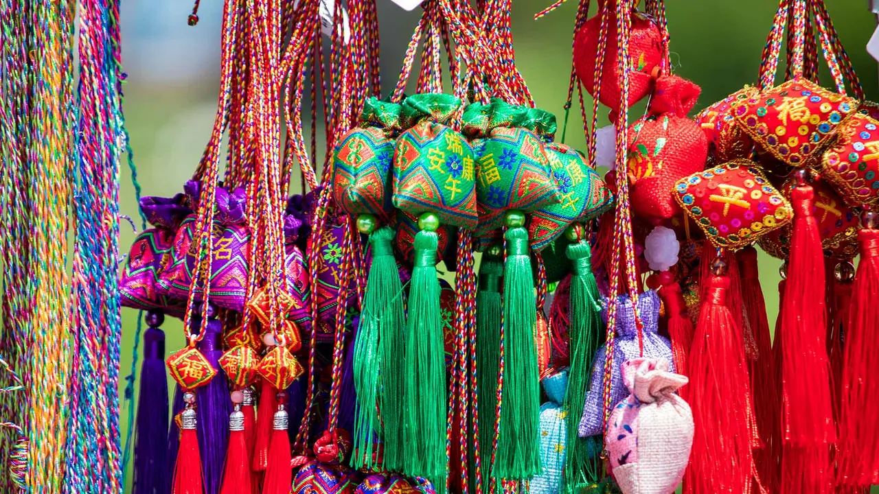 充满节日氛围节装饰