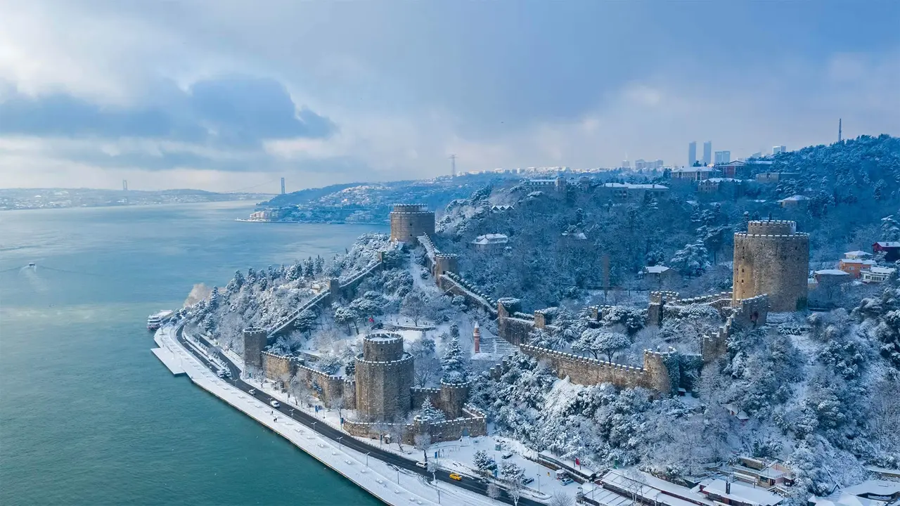 两大洲交接的地方