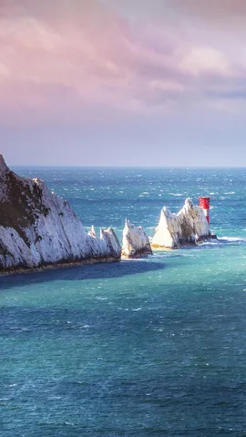 看起来很锋利的岩石