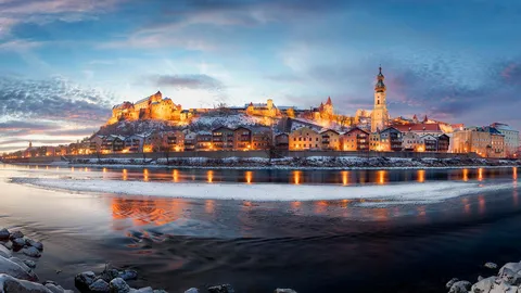 博格豪森镇和萨尔察赫河，德国巴伐利亚州