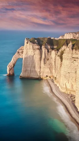 Une cath&eacute;drale de pierre et de mer